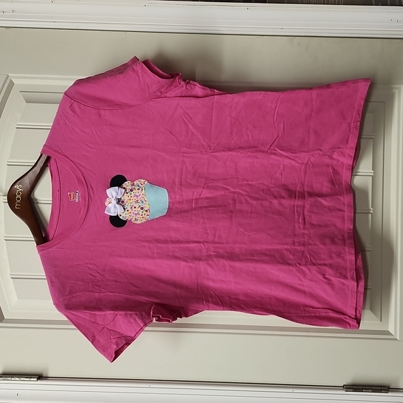 Hanes Tops - Hanes bright pink hand sewn Mackey mouse cupcake accent size XL